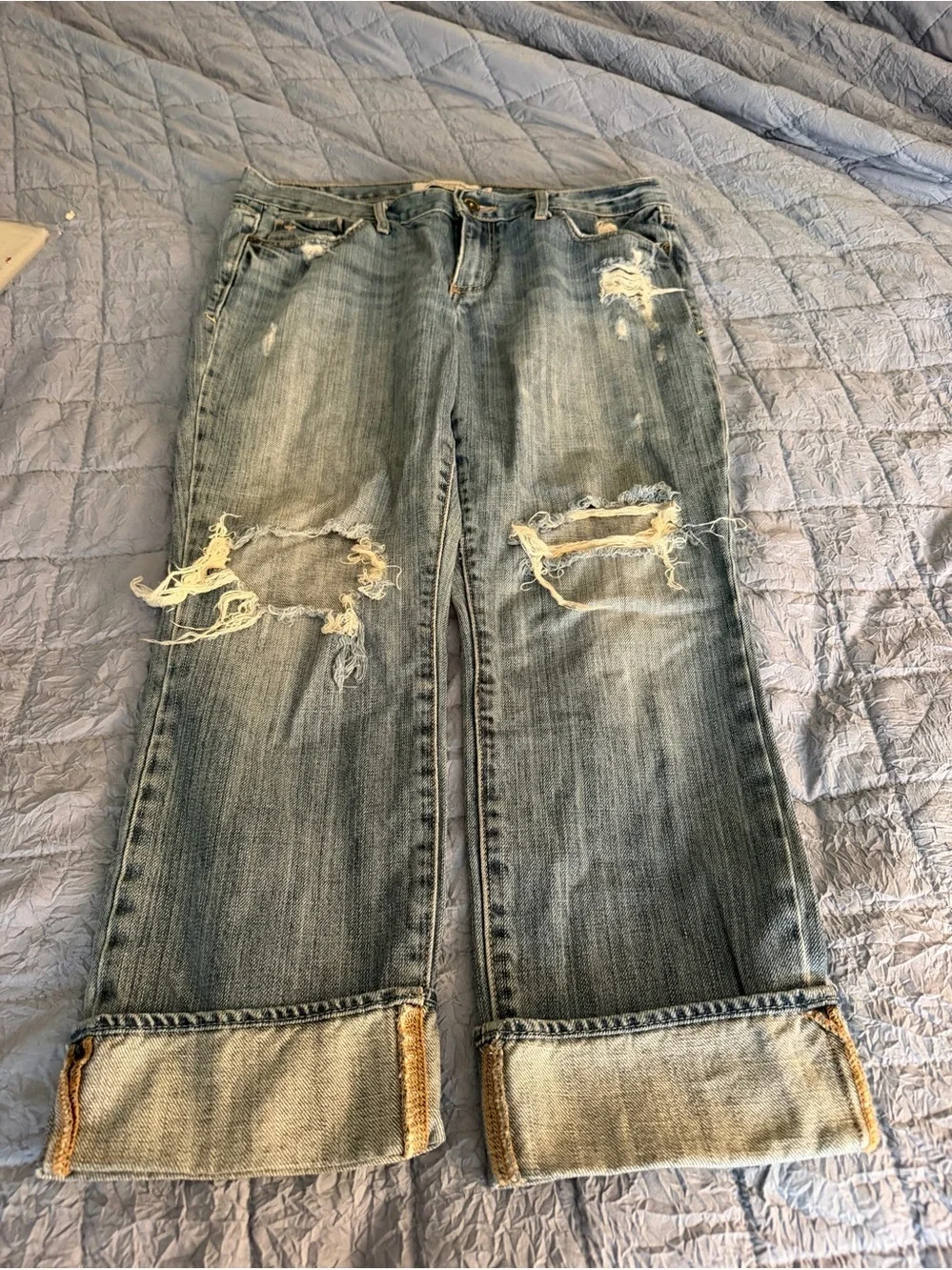 Abercrombie Distressed Light Blue Women’s Jeans Size 8